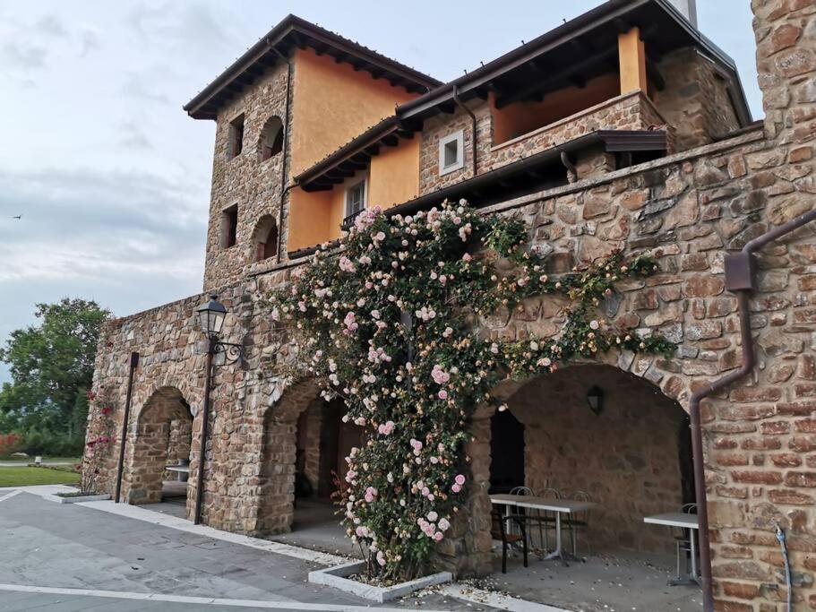 Appartamento La Mimosa Monti di Licciana Nardi Bagian luar foto